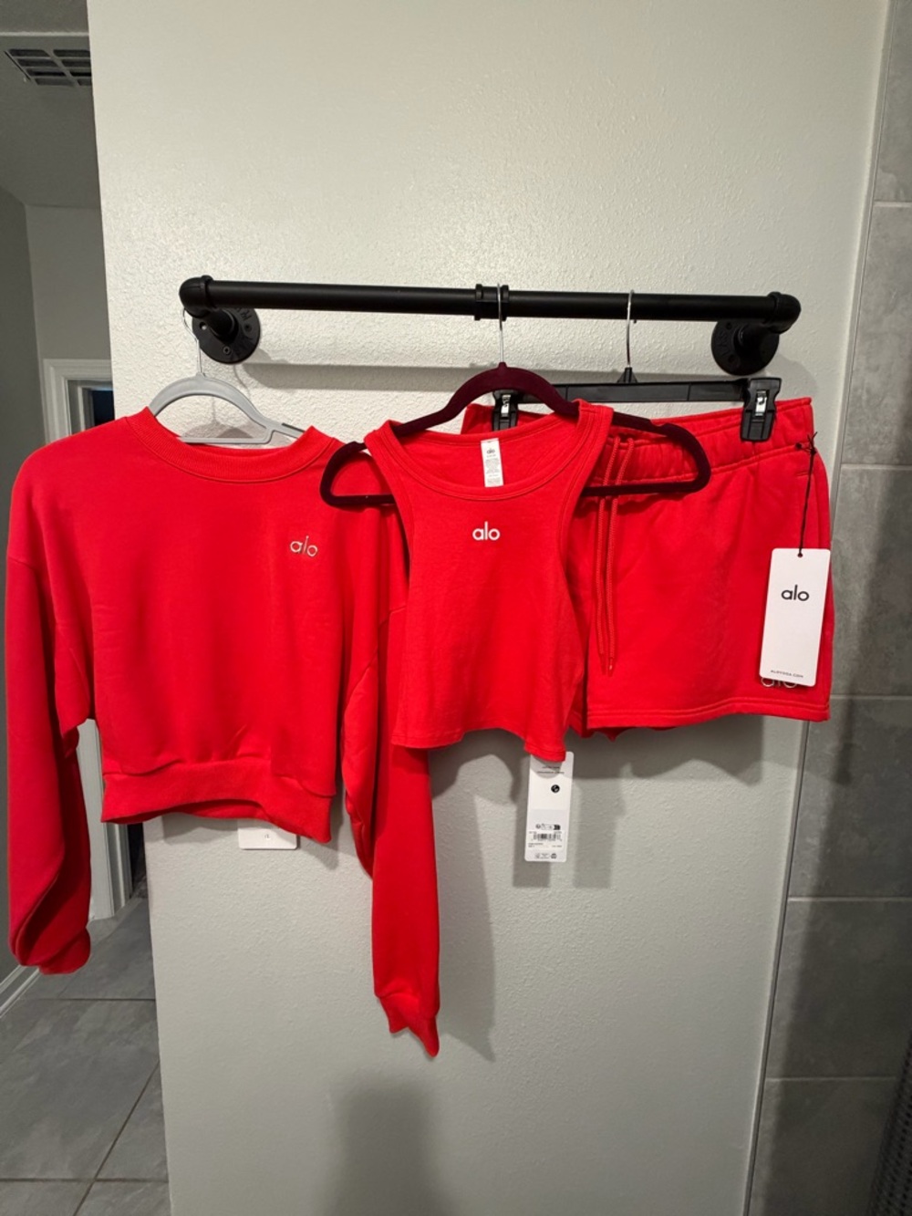 Alo NWT Bright Red 3 piece set - Cropped Accolade, Accolade Short, Aspire Tank